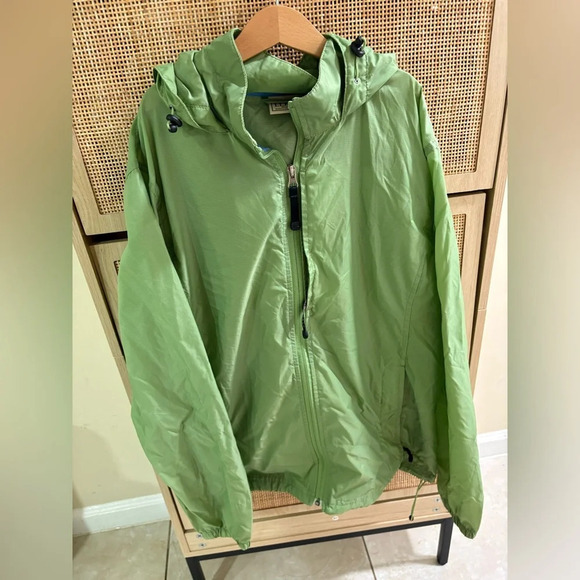 L.L.BEAN WOMENS RAIN JACKET SIZE-L - Picture 1 of 12